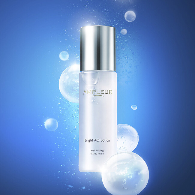【AMPLEUR】ロングセラー化粧水が透明感*¹を格上げして進化。冴えわたる明るさと充実のうるおいで、かつてない”白玉スキン*²へ”