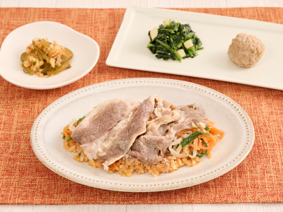 牛出汁がしみこんだ韓国風スープごはん「牛肉の旨辛スタミナクッパ」が新登場
