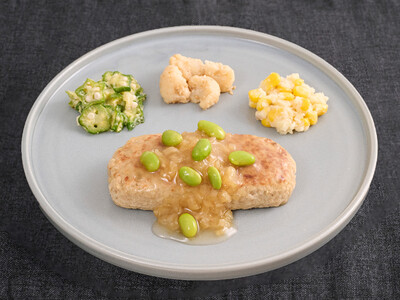 お出汁香る、ふんわり食感のお豆腐ハンバーグを使用した「お豆腐仕立ての和風ハンバーグ」が10月21日（火）に新登場