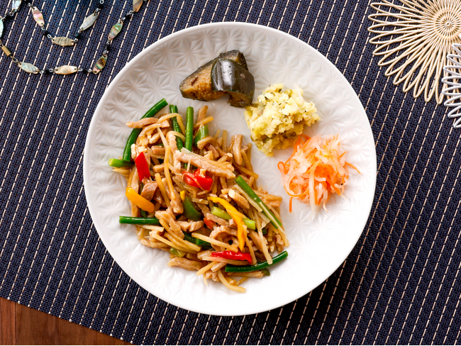 豚肉のサイズアップで食べ応え向上！「筍たっぷりチンジャオロース」が4月3日（金）にリニューアル登場