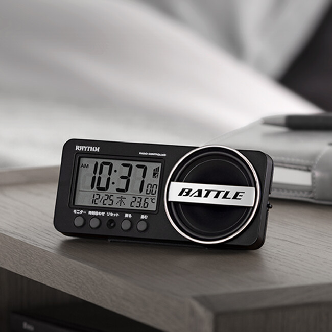 コンパクトでも大音量 持ち運びやすい大音量電波デジタルめざまし時計「フィットウェーブバトル241」発売