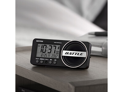 コンパクトでも大音量 持ち運びやすい大音量電波デジタルめざまし時計「フィットウェーブバトル241」発売