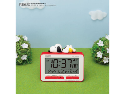 スヌーピーのフィギュアがかわいい「スヌーピーの電波デジタルめざまし時計」発売