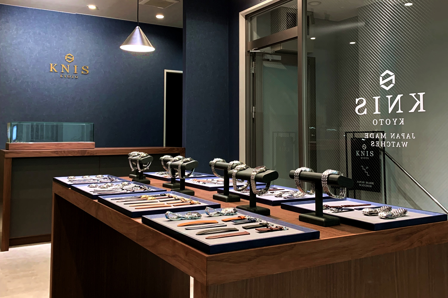 京都発マイクロウォッチブランド「KNIS（ニス）」初のフラッグシップストアが三…