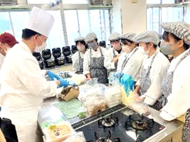 E8 北陸道　南条SA（上下）で奥越明成高校と共同開発メニュー販売