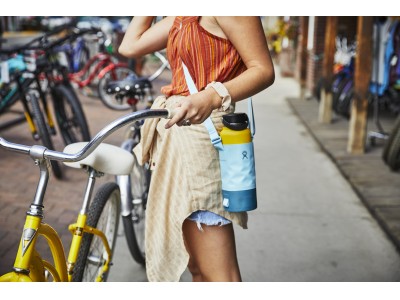 この夏はHydro Flask(R)︎（ハイドロフラスク）をおしゃれに持ち歩こう！人気ボトルスリングの爽やかな新カラーが登場！