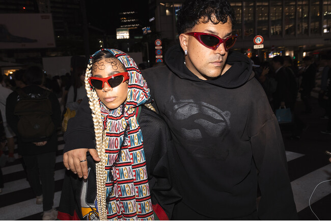 プレスリリース「LA発の男女R&Bデュオのエモーショナル・オレンジズ、来日時に東京で撮影されたニューシングル「Only A Friend」のMVを公表」のイメージ画像