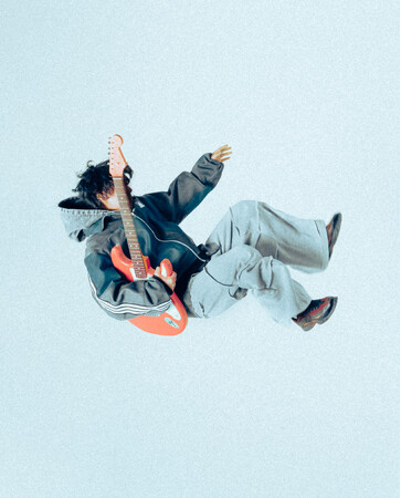 Lavt、3rd ONEMAN LIVE「RE:BORN」開催決定。新曲「パラソムニア」とともに迎える“再誕”のワンマンツアー。