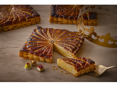 新年の幸運を呼ぶフランス菓子　ペストリーシェフ佐藤 浩一就任後 初の「ガレットデロワ」が登場　ユニークなスクエア型＆スイーツモチーフ全10種からランダム1種のフェーヴ付き