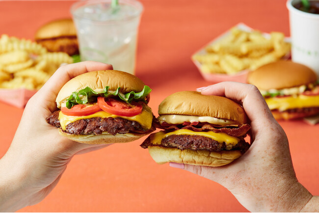 Hello RINKU！大阪エリア4店舗目の出店が決定。ニューヨーク発のハンバーガーレストラン「Shake Shack りんくうプレミアム・アウトレット店」が7月21日(月)にオープン。