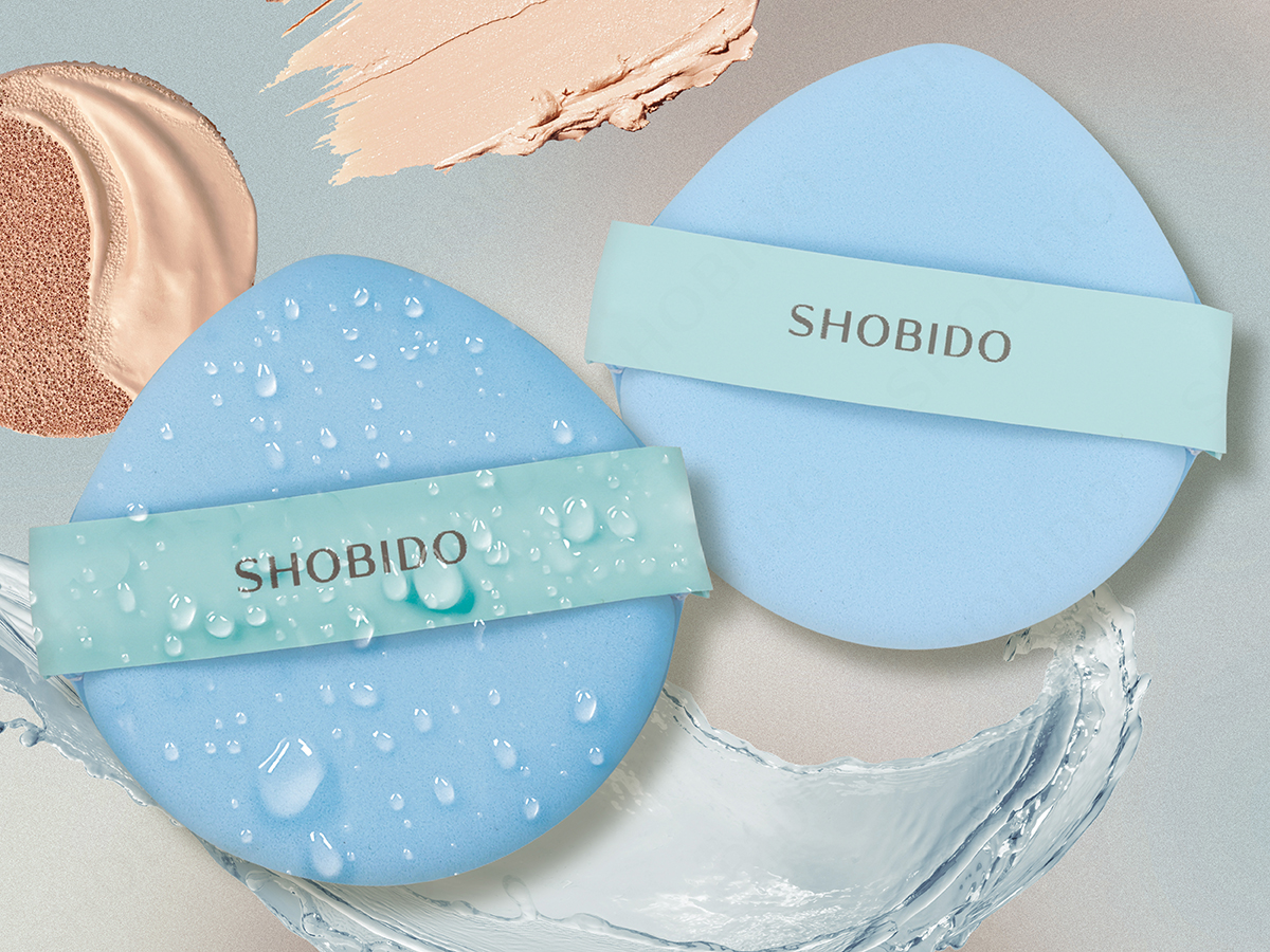 パフなのに水で膨らむ！しずく型で細かい部分もしっかりカバー。粧美堂より、光沢肌メイクを演出する※「Wet＆Dryパフ」が新登場