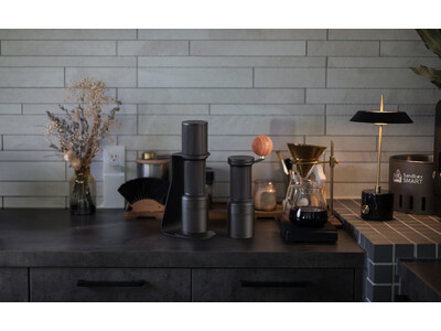 世界一のバリスタ監修モデルがさらに進化｜手挽き・電動 2つのスタイルで使えるコーヒーグラインダー “Es...