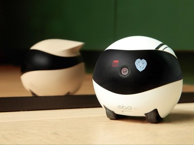 ペットと家族の見守りやホームセキュリティに。新世代のコミュニケーションロボット「EBO SE」「EBO AIR」を発売