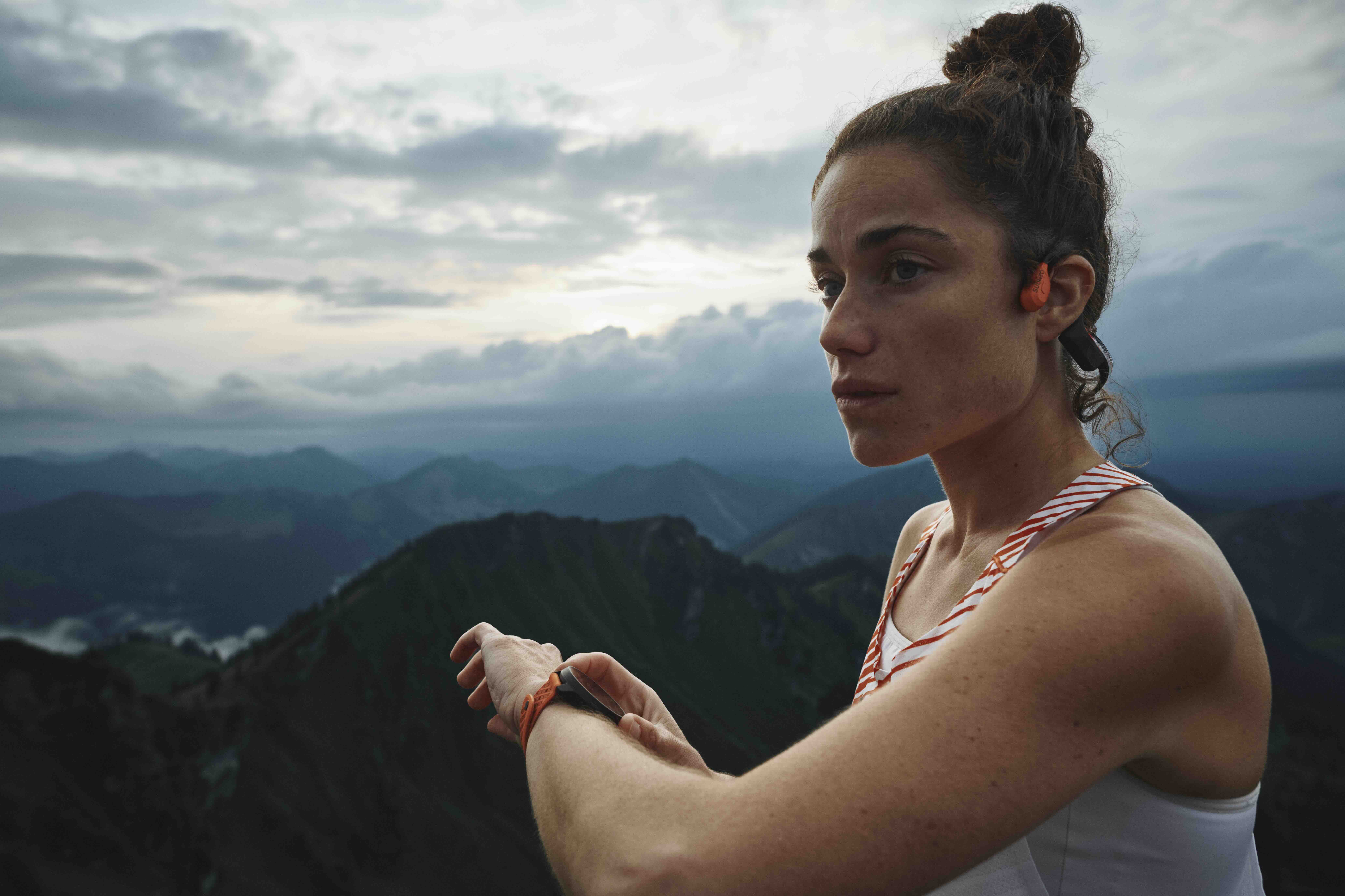 SUUNTO（スント） 次世代ランニングウォッチ「Suunto RACE 2」 新作骨伝導ヘッドホン「Suunto WING 2」が登場