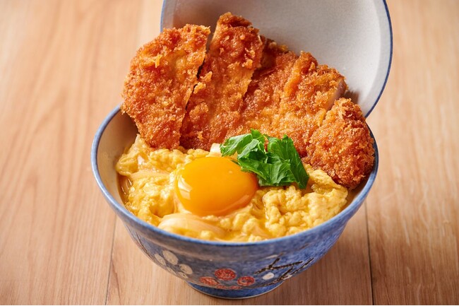 ミシュラン獲得店が手がける“究極のかつ丼”を1,000円で 高田馬場の名店「Fry家」姉妹店が日比谷OKUROJIにオープン