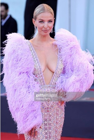 Ij[Enl|[g̃WG[܂Ƃ79xl`AۉfՂɓo