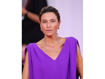 アンナ・フォリエッタがポメラートのジュエリーをまとい第83回ベネチア国際映画祭に登場