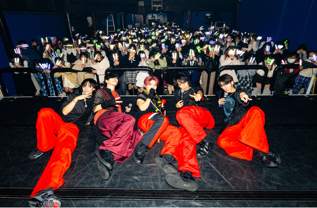 アナタシア、満員の初台DOORSで“再スタート”を宣言2部構成ワンマンライブ「Re:魂だけはお断り 2026」で魅せた、笑いと狂熱と覚悟