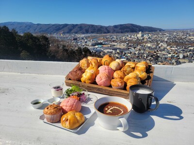 土日祝の朝限定でオープンする「am:b 足羽山モーニングベーカリー」、桜のパンと身体が温まるスープのセッ...