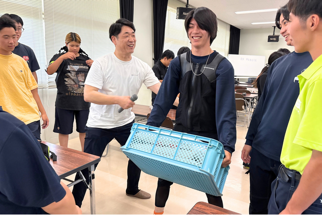 【岡山県】若き農学生96.7％がアシストスーツの機能を体感！農業大学校でアシストスーツを活用したスマート農業の授業を実施