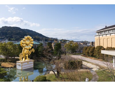 【ルイ・ヴィトン】村上隆とのコラボレーションによる巨大な彫刻作品《お花の親子》が京都市京セラ美術館の日本...