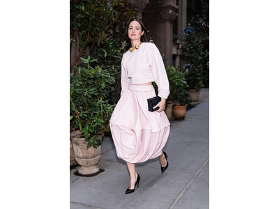 【ルイ・ヴィトン】レナーテ・レインスヴェ、ルイ・ヴィトンを着用