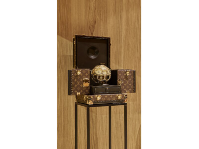 【ルイ・ヴィトン】「LOUIS VUITTON for UNICEF」パートナーシップ10周年を記念した...