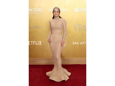 �y���C�E���B�g���z�`�F�C�X�E�C���t�B�j�e�B���A��32��A�N�^�[�E�A���[�h�ɂĒ��p�����h���X�̃T���H�A�t�F�[��