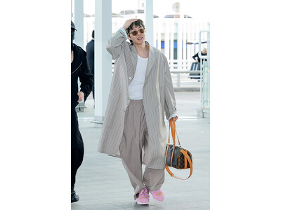 【ルイ・ヴィトン】j-hopeのルイ・ヴィトンを着用したエアポートスタイル