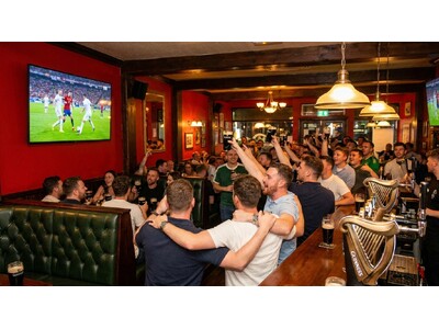 石垣島初の本格アイリッシュパブ「Buzzed & Baffled」、サッカー日本代表戦を店内大型スクリーンでライブ放映