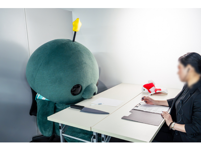 「教育番組」のタマがアートアクアリウム美術館にバイトの面接にやってきた！
