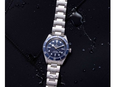 スイスの腕時計ブランド TUDOR 、伝説のダイバーズウォッチに着想を得た BLACK BAY FIFTY-EIGHT 