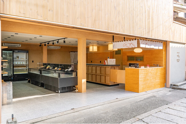 1か月20万尾以上海老を販売する海老専門店”海老乃家”がこんぴら店限定で【参道えびのあられ揚げ~瀬戸内塩レモン~】を8月12日より夏季限定発売!