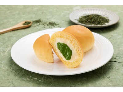 ファミリーマート限定「冷やして食べる とろけるくりーむパン 出雲抹茶」昨年好評のフレーバーがさらにおいし...