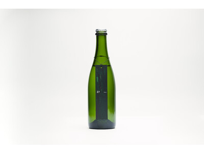 野沢温泉蒸留所とコラボレーション。ジンの蒸留時に出るボタニカルの粕をお米と一緒に発酵させたお酒「Vert」、  haccobaより11月28日発売。