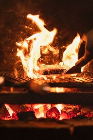 イタリア最高峰ビール「ペローニ」を“味わい尽くす”幻の7日間。世界が認めた熟成和牛「喜舌 響」×世界7位の「Gui's Burger」×大行列「BRUN」が法善寺で限定コラボ！6/25より開催