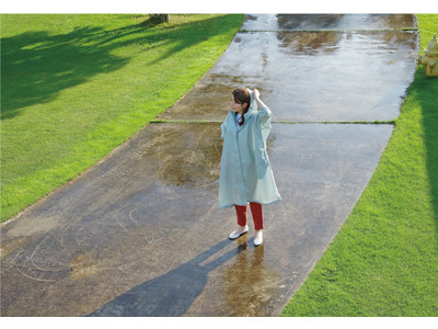 【コロナ禍の花粉症対策】becauseが花粉が落ちやすいレインウェアを3月1日より発売します。