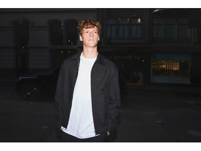 ���j�b�N �V�i�[���͂��߂Ƃ���Z���u���e�B���O�b�`�uLa Famiglia�v�𒅗p