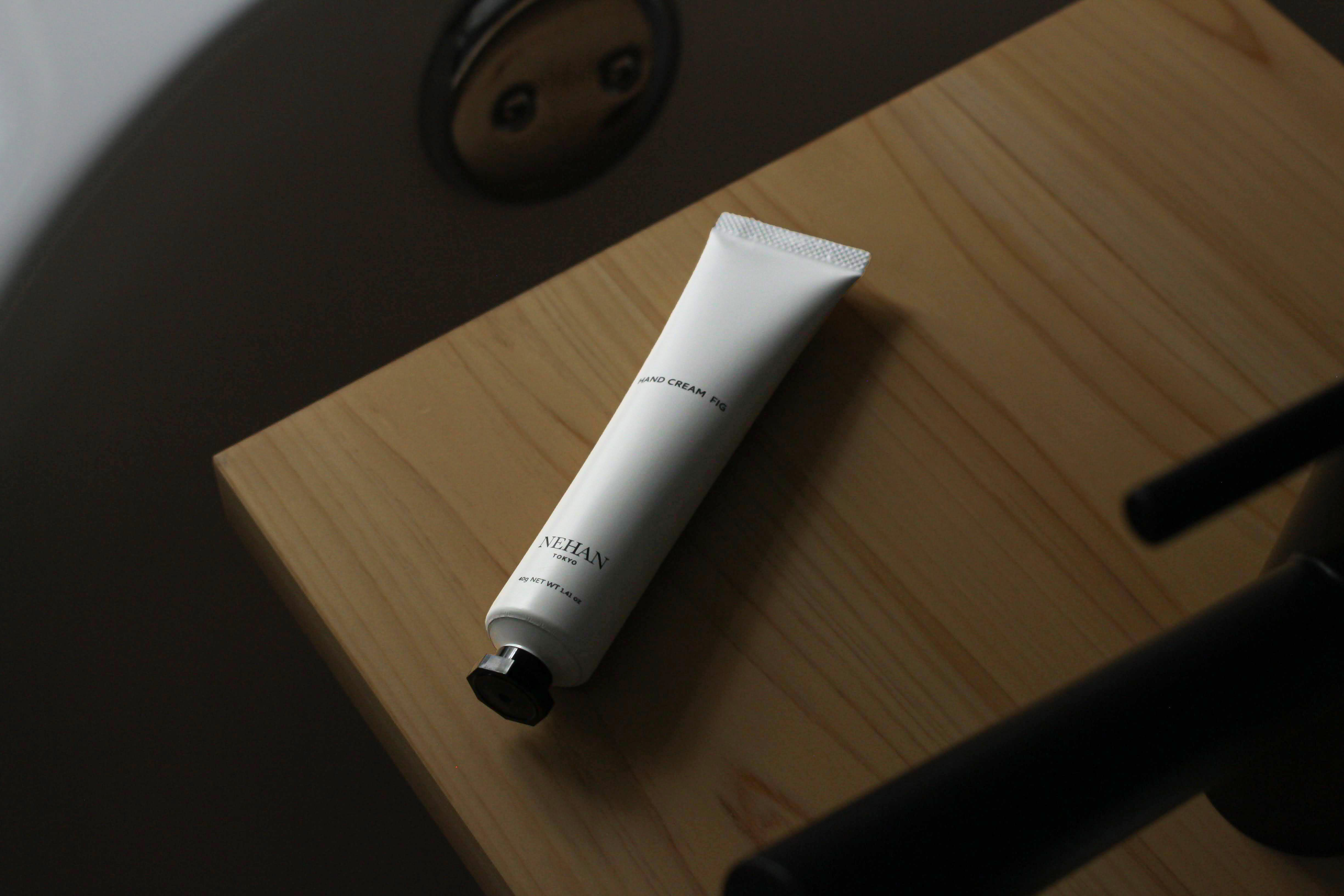 【2025年12月3日発売】この冬、みずみずしい無花果の香りをそっと手肌に。NEHAN TOKYOから新作ハンドクリーム登場。