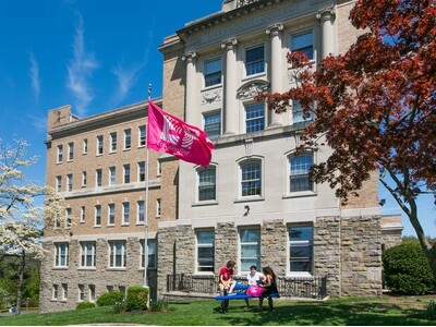 �C�O���wEF�A�ĉp�Łu�x�X�g�E�J�X�^�}�[�T�[�r�X2026�v�ɑI�o