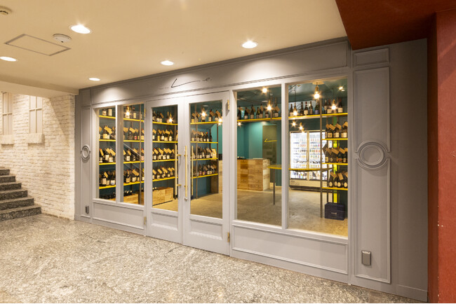 上野駅直結、600種類以上のワインが3,000円台から。銀座レカンのソムリエチームが手がける新店舗「リカーショップLE」が2026年1月2日、アトレ上野にオープン。