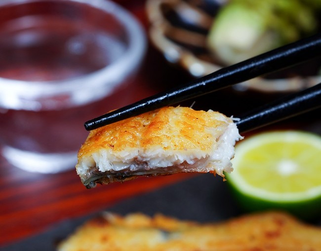 関西風の地焼き鰻「蒲焼・白焼」食べ比べセットの取り扱いを開始（豊洲市場ドットコム）