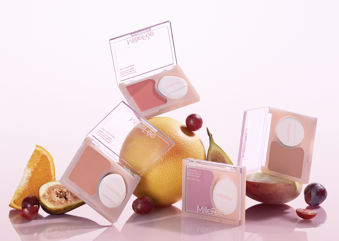 ポンポンとするだけで、ツヤと血色感あふれる水光メイクが仕上がる「ジューシーグロウバーム」がミルフィーより新登場。8月1日発売。