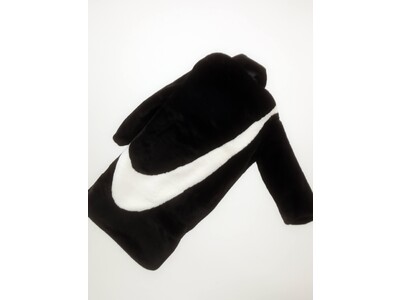 NIKEのロングファーコートが販路限定でatmos pinkより11/1(TUE)より順次発売！