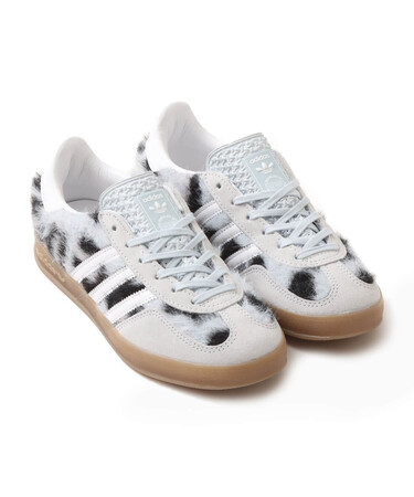 「atmos pink」と「adidas Originals」の最新コラボレーションモデルが発売