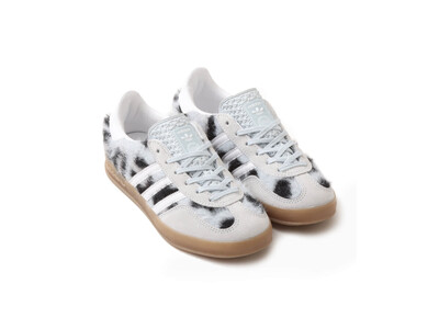 「atmos pink」と「adidas Originals」の最新コラボレーションモデルが発売