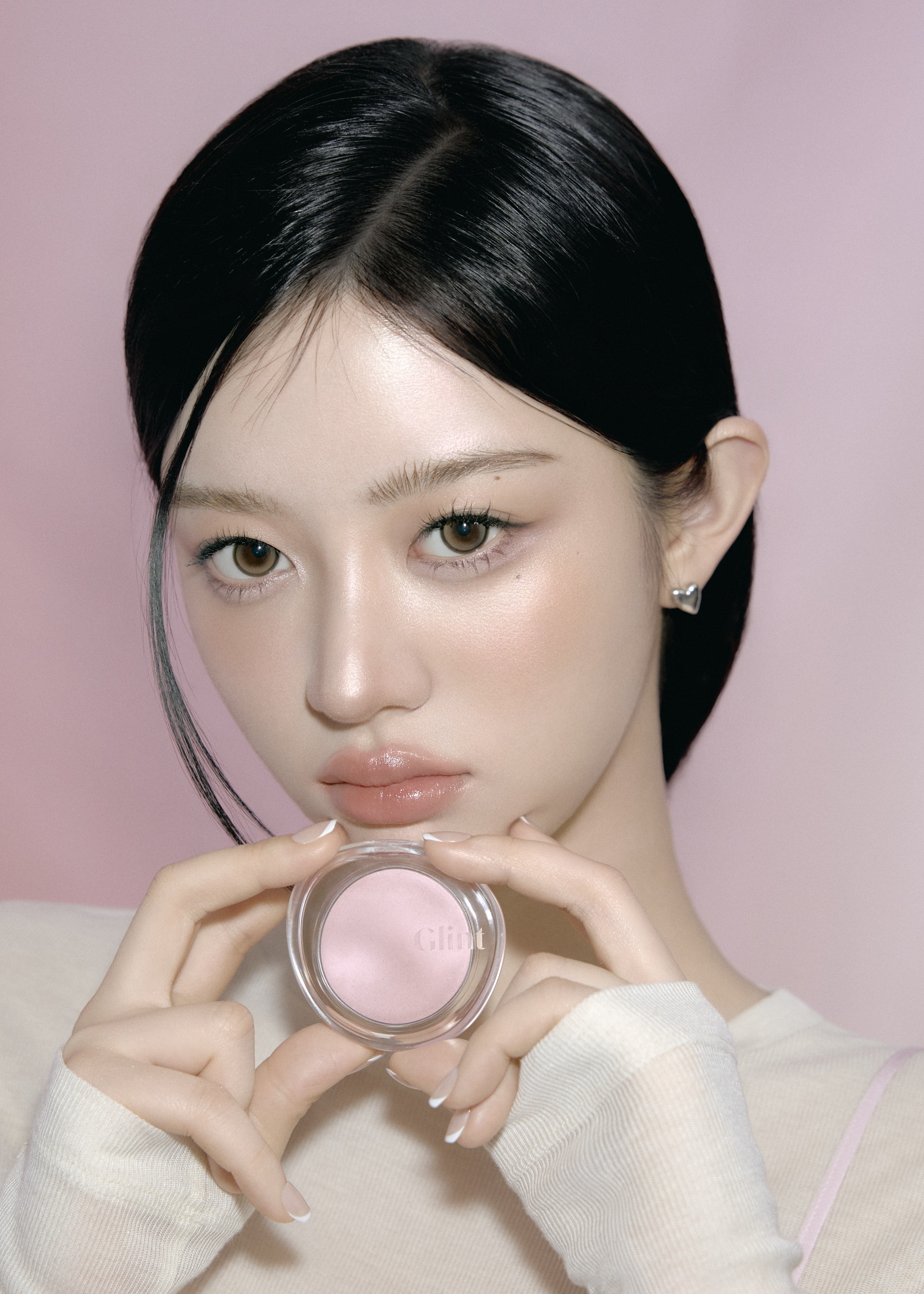 K-POPガールグループ「ILLIT」のMINJUさんがブランドアンバサダーに就任。「Glint」から、アイドル級ハイライター＆チークがリニューアル発売