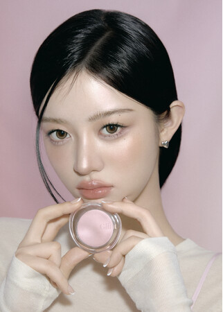 K-POPガールグループ「ILLIT」のMINJUさんがブランドアンバサダーに就任。「Glint」から、アイドル級ハイライター＆チークがリニューアル発売