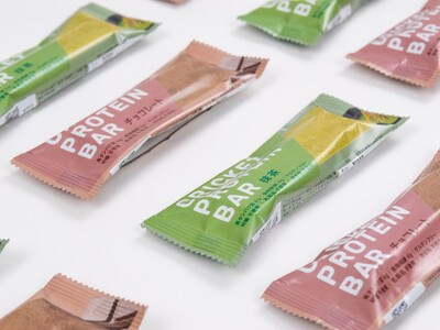 【新発売】コオロギタンパクを使用したカラダと地球に優しい「クリケットプロテイバー ショート」発売開始！