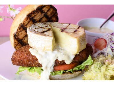 【コートヤード・バイ・マリオット 白馬】長野名物ソースカツ×丸ごとカマンベール、春薫る山の恵みとともに「安曇野わさび薫る 白馬豚カツ×カマンベールバーガー」を発売